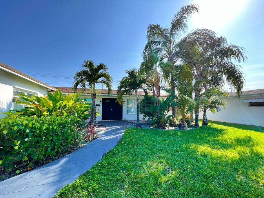 Luxurious & Modern Open Floor Plan Heated Pool Villa Hollywood Exterior photo