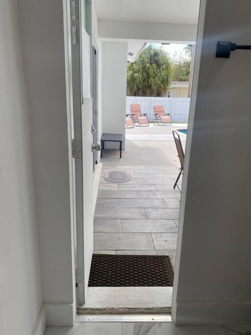 Luxurious & Modern Open Floor Plan Heated Pool Villa Hollywood Exterior photo